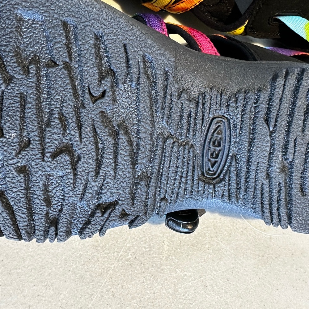 Keen Women’s Whisper Tie dye Sandals 8.5 - Picture 4 of 6